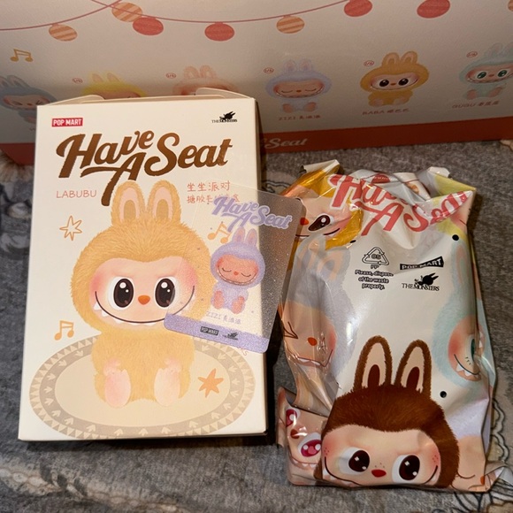 POP MART LABUBU ‘ZIZI’ - Picture 3 of 7